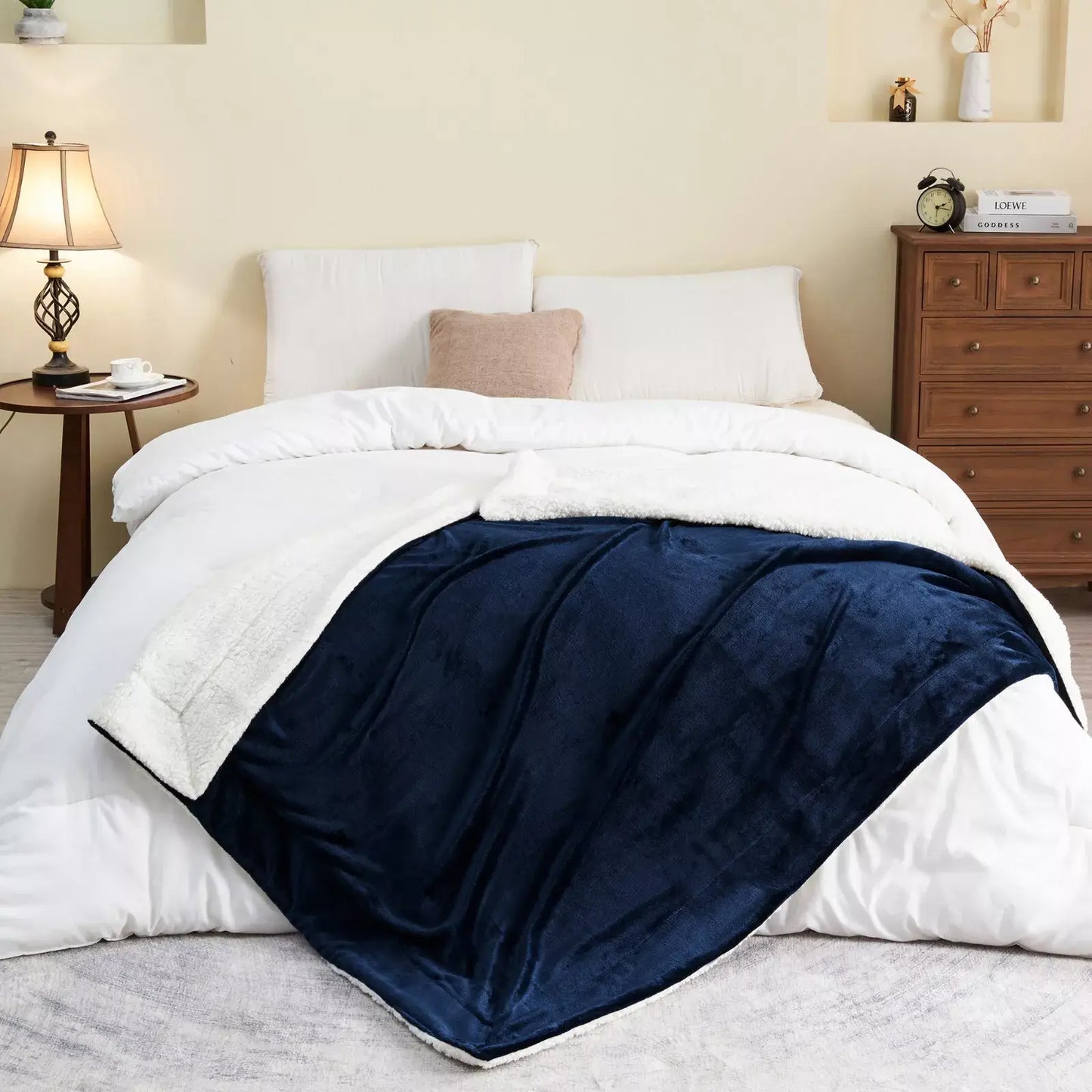 Winter Fleece Blanket – Sherpa Throw Blanket for Couch & Bed
